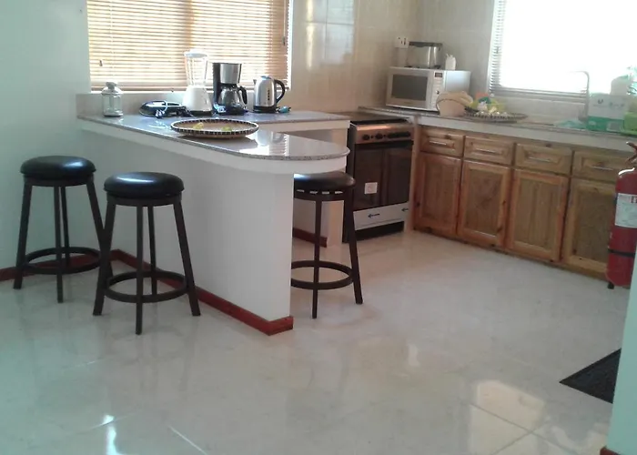 Jbillaselfcatering * Beau Vallon